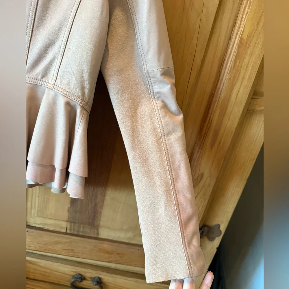 BCBG dusky pink 100% leather peplum jacket Size:Medium Professionally DryCleaned - Picture 11 of 15